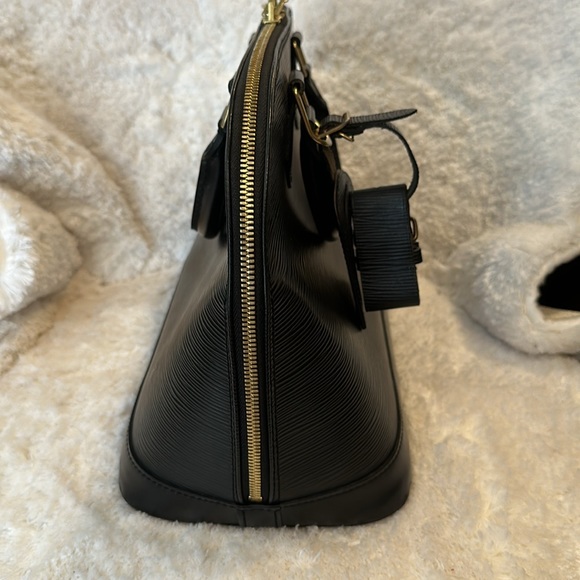 Authentic Louis Vuitton Black Alma MM - Picture 4 of 13